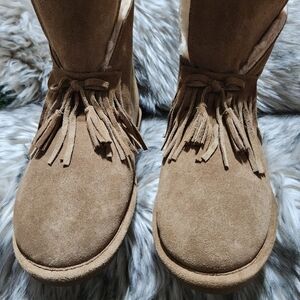 BearPaw Suede Christie  boot size 12Wide Hickory